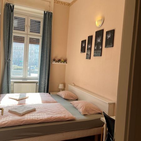 Good Luck Apartment Будапеща Екстериор снимка