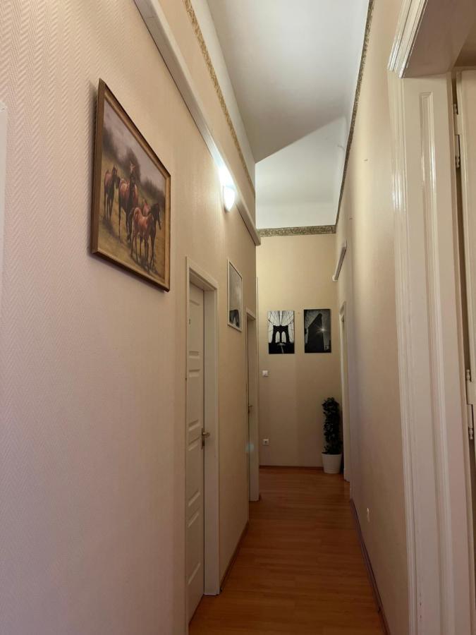 Good Luck Apartment Будапеща Екстериор снимка