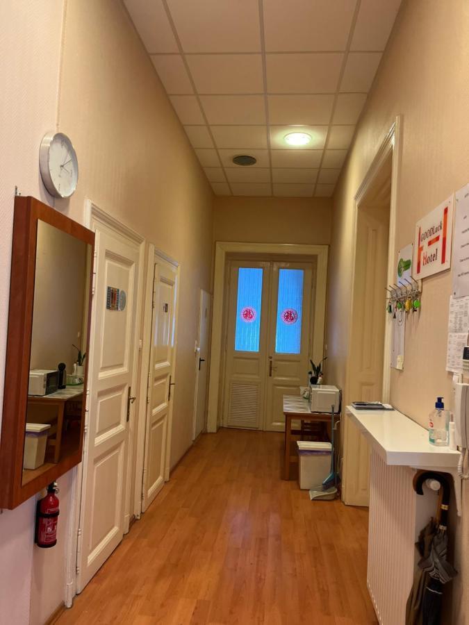 Good Luck Apartment Будапеща Екстериор снимка
