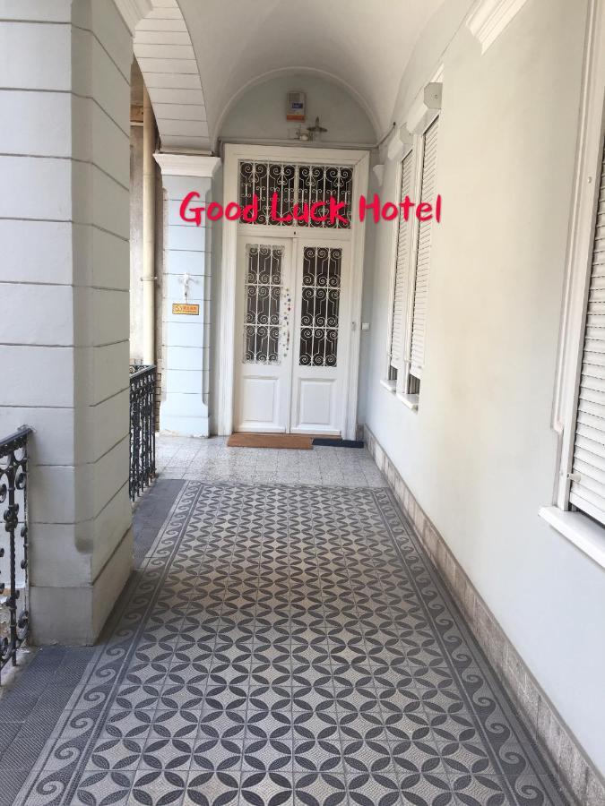 Good Luck Apartment Будапеща Екстериор снимка